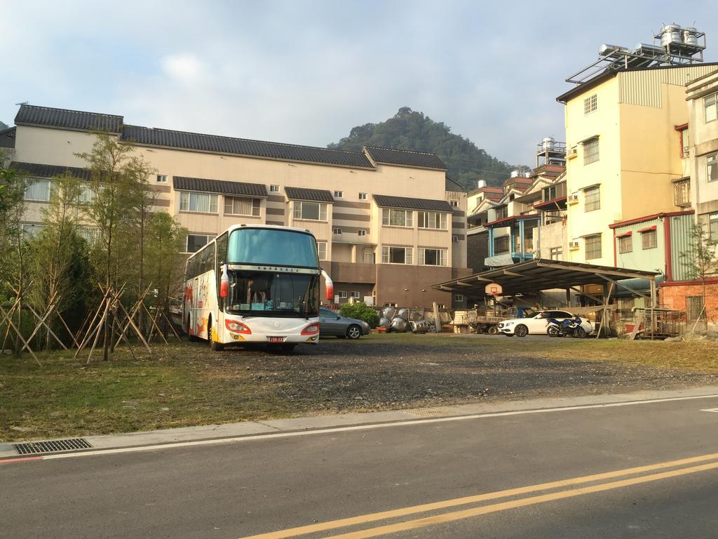 Xiu Shui Hotel Ючи Екстериор снимка